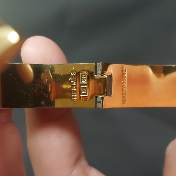 Authentic Hermes Black and Gold Clic GM Cuff Bracelet - Picture 6 of 6